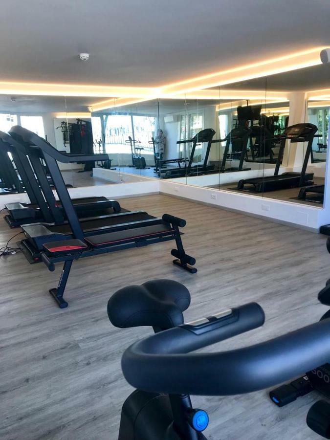 Hotel Tritone Каорле Екстериор снимка